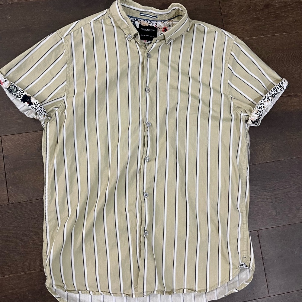 Men’s M Denim & Flower striped Button Up
